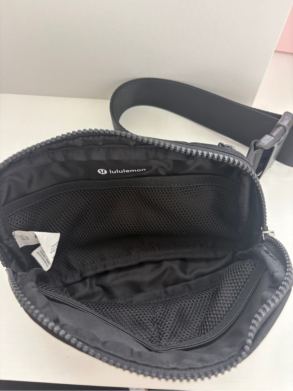Lululemon Black Everywhere Belt Bag Crossbody Nylon Adjustable Strap - Picture 5 of 7